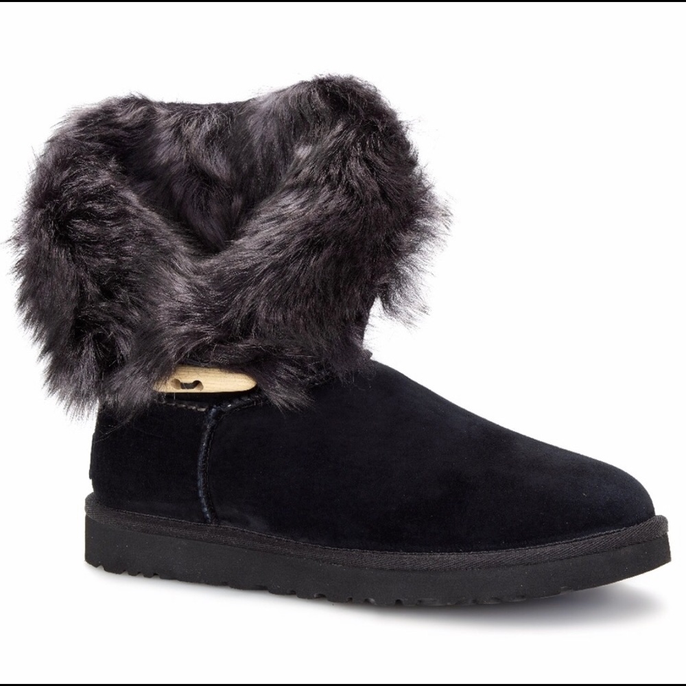 UGG AustraliaMeadow Boot With A Toggle Black size 7